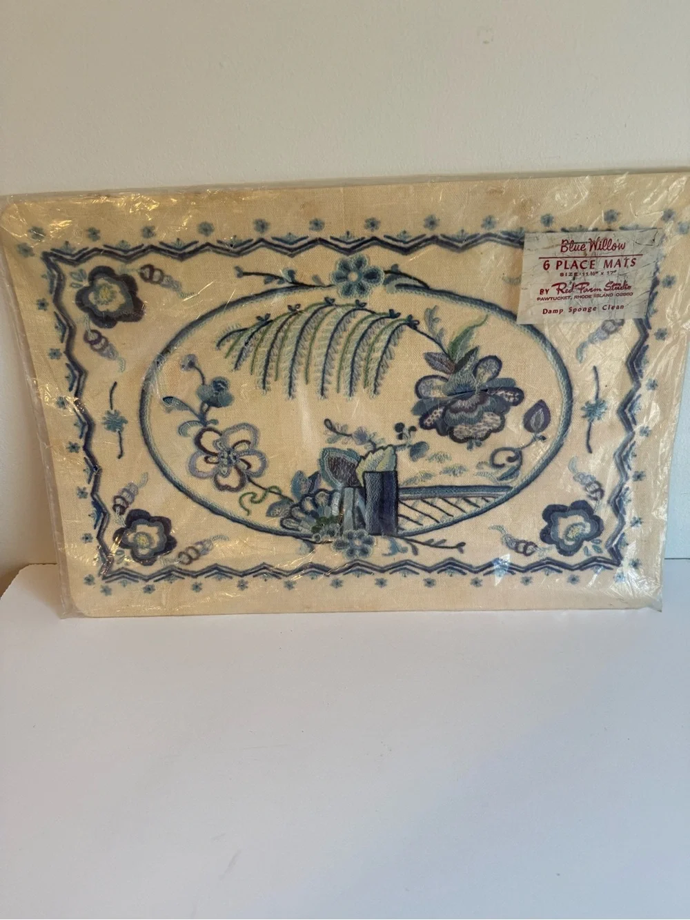 Vintage Red Farm Studio Blue Willow Placemats Set of 6 Unused 11.5x17